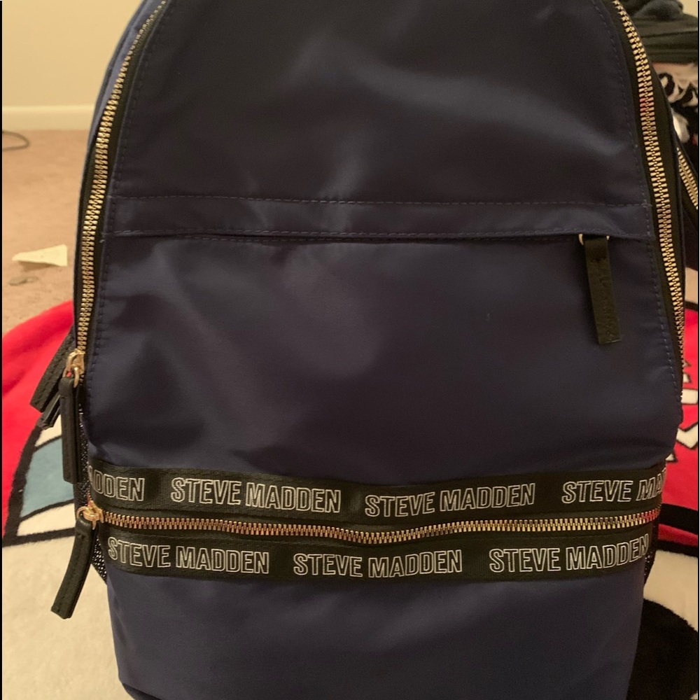Steve Madden Backpack w/ make up baggy